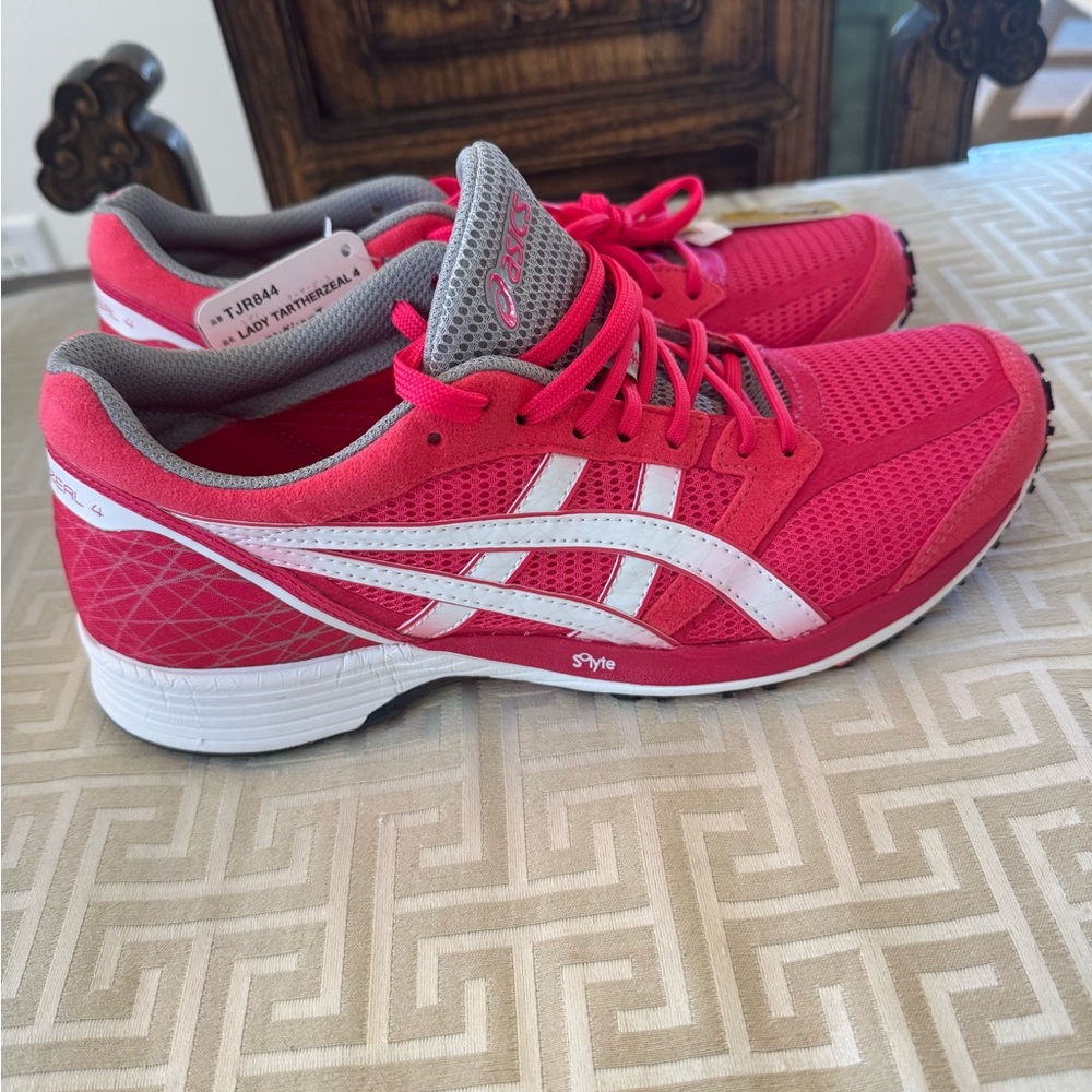 ASICS Tartherzeal 4 Women’s Running Shoes Size 8 (Tagged 8.5) NEW